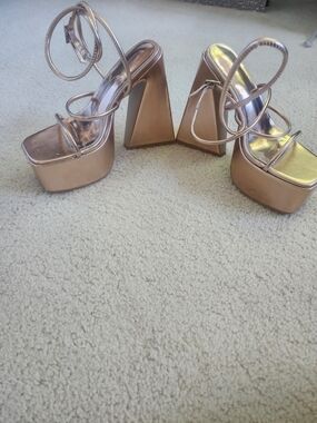 Metallic Rose Gold Platform Sandals with Ankle Wrap Size 7
